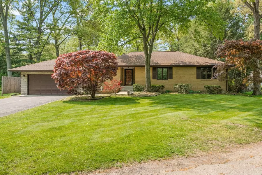 204 Oriole TRL, Trail Creek, IN 46360