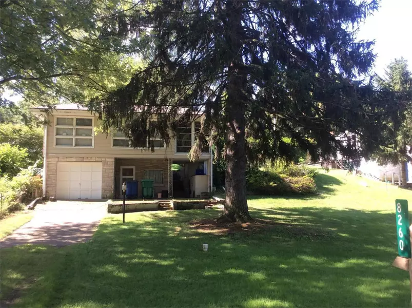 8260 E Lakeview AVE, New Carlisle, IN 46552