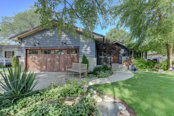 8012 Kooy DR,  Munster,  IN 46321