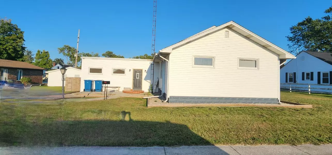 806 S Main ST, Knox, IN 46534