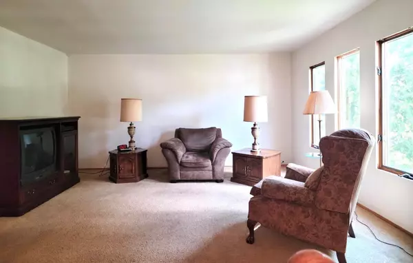 Griffith, IN 46319,710 Darcy LN