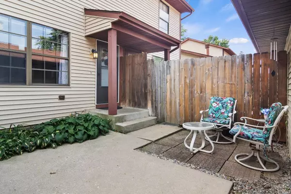 2110 Yorktowne DR, Valparaiso, IN 46383