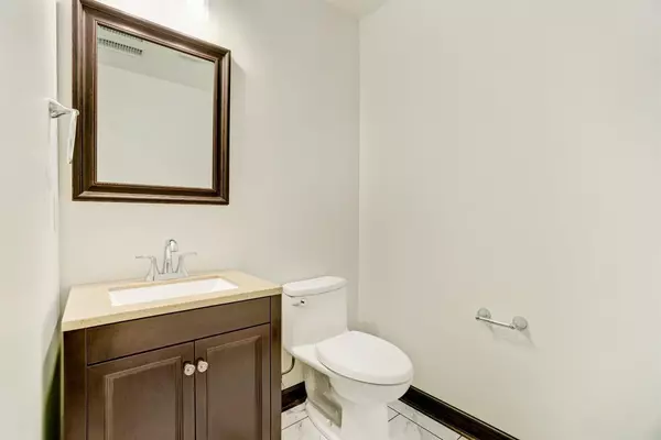 East Chicago, IN 46312,2200 E 138th ST #A