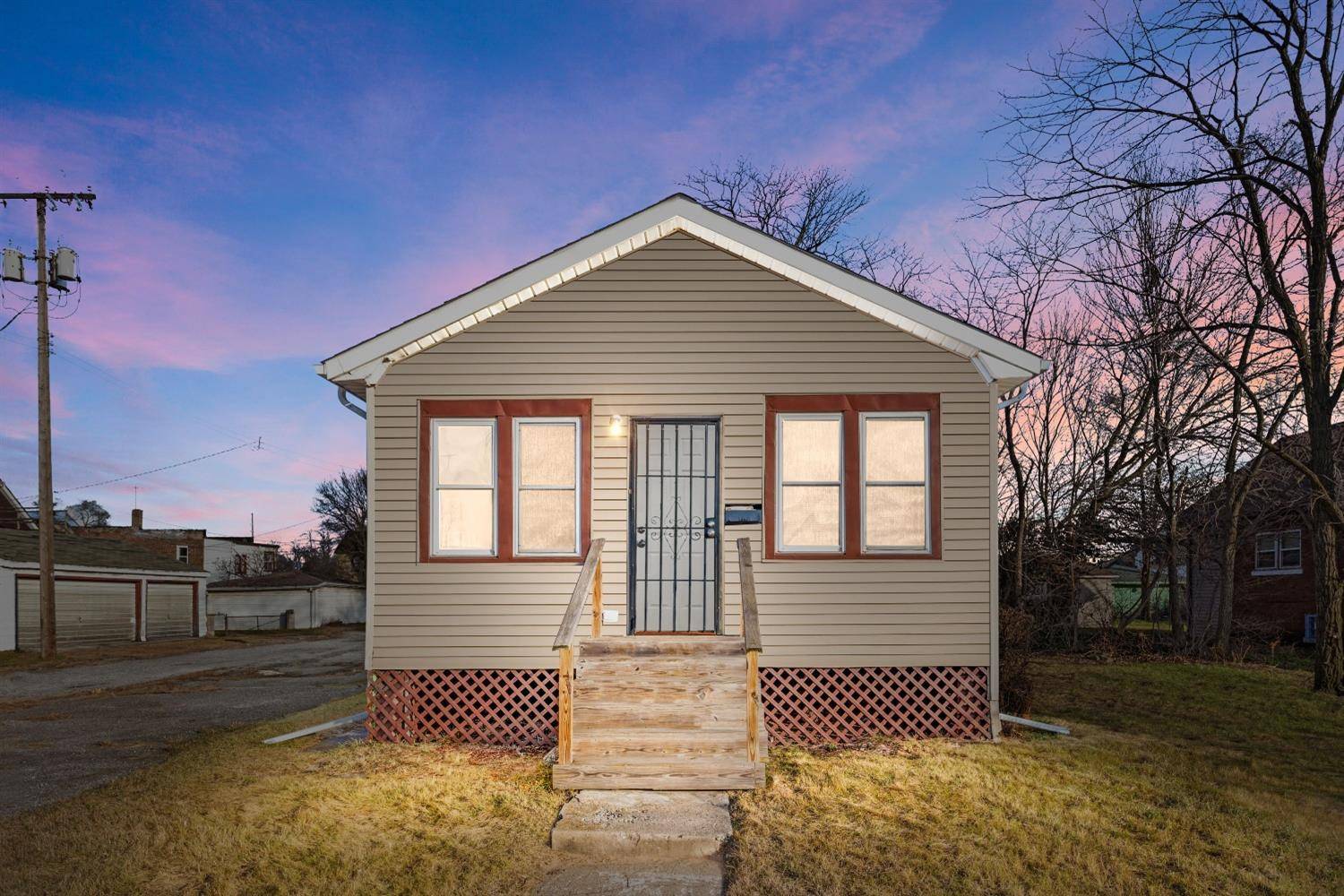 1527 Garfield ST, Gary, IN 46404