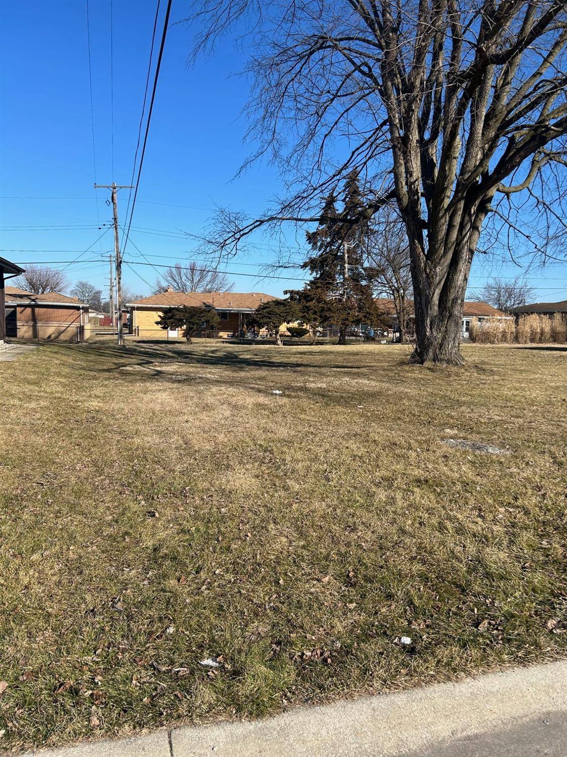 Merrillville, IN 46410,360 W 55th LN