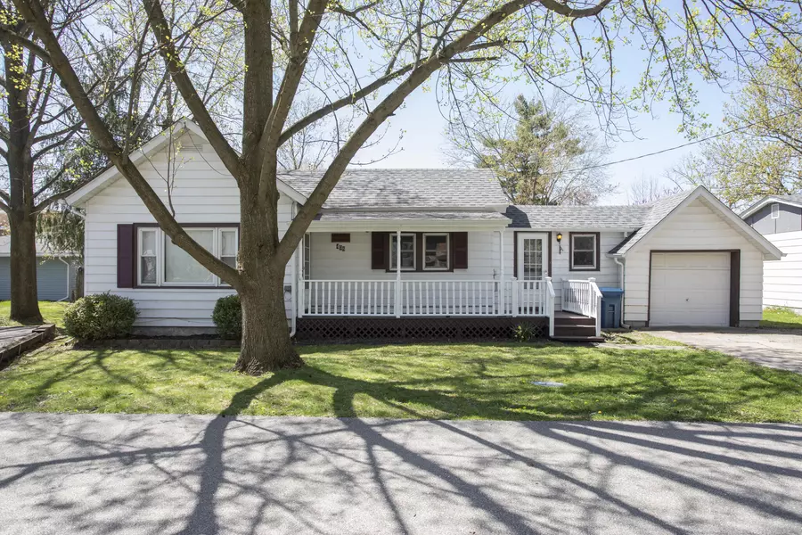 408 Oak ST, Kouts, IN 46347