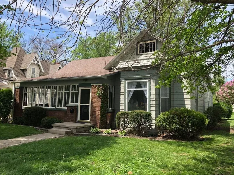 306 E Carroll ST, Kentland, IN 47951