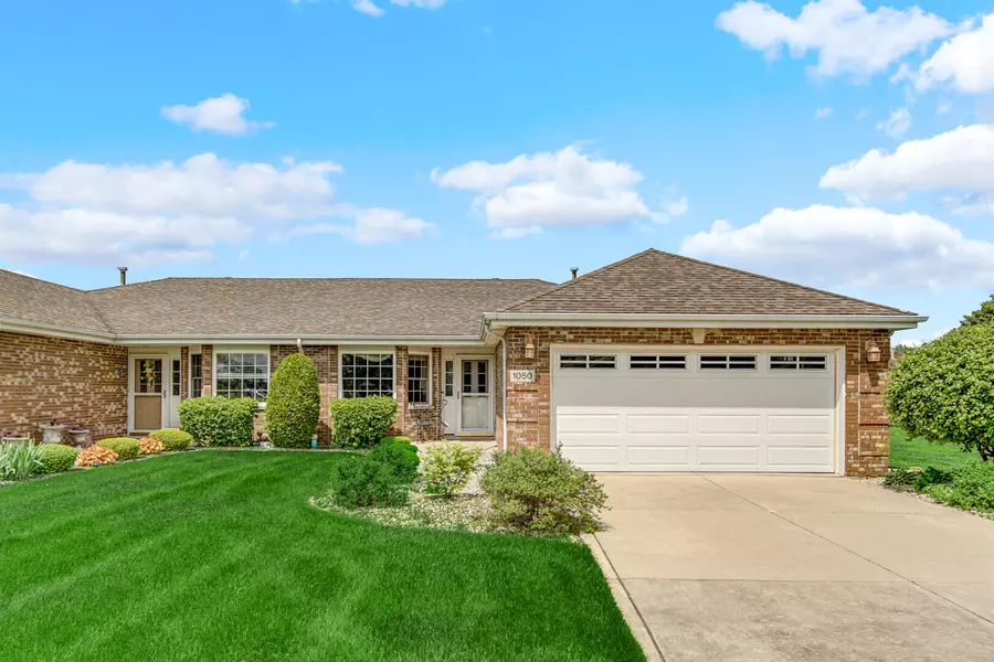 1050 Freedom CIR, Crown Point, IN 46307