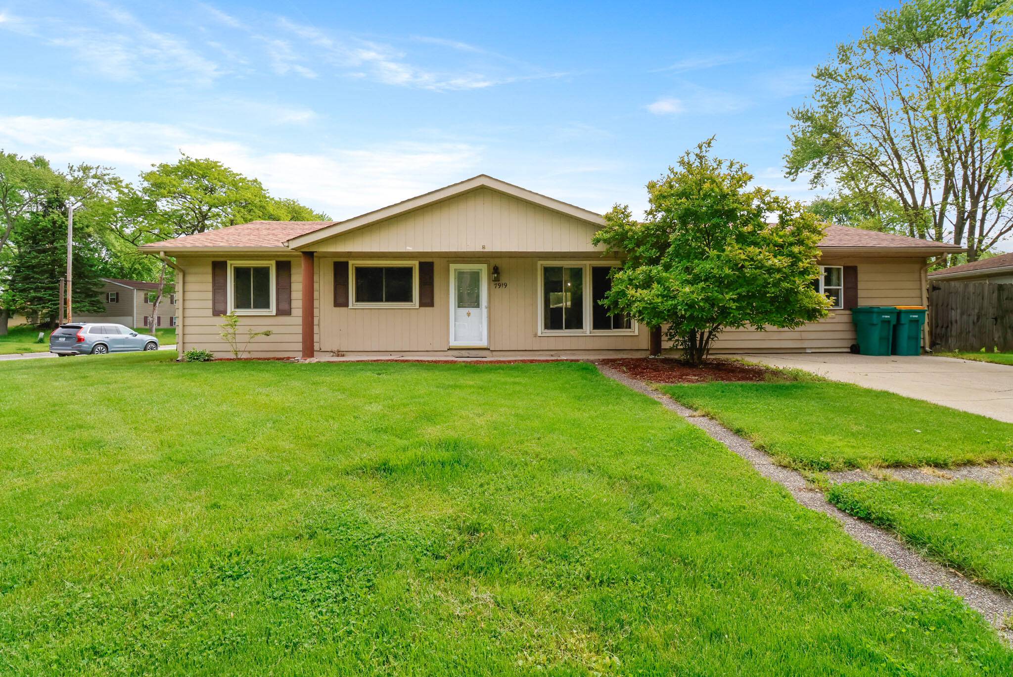 7919 Taney PL,  Merrillville,  IN 46410