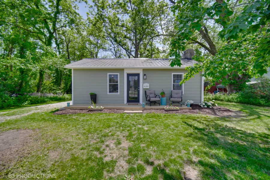 430 E Oakley AVE, Lowell, IN 46356