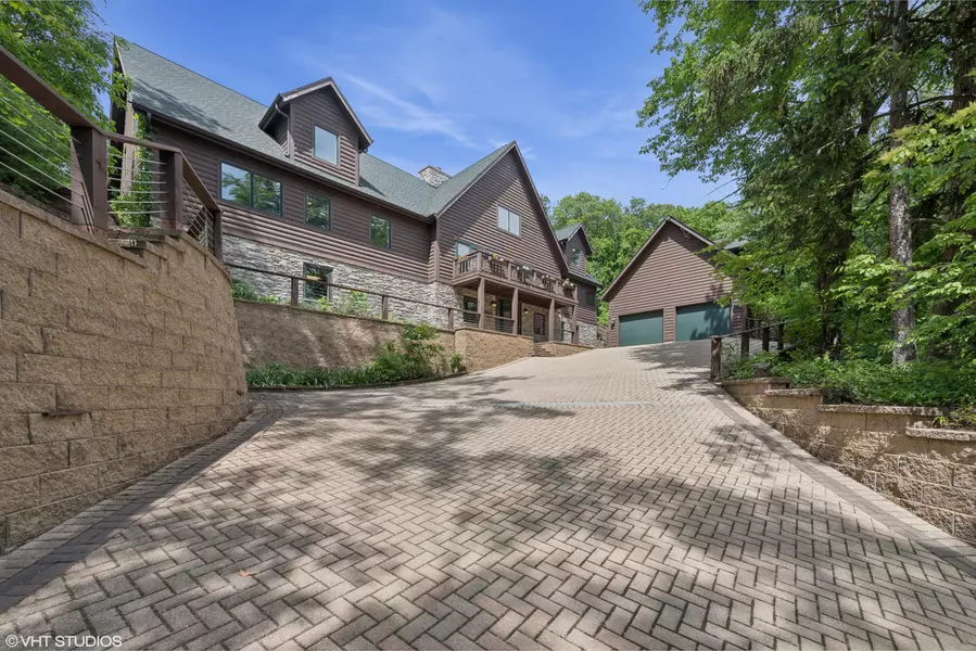 12 Ridge DR, Dune Acres, IN 46304