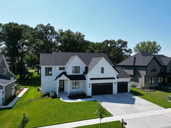 9660 Tall Grass TRL, St. John, IN 46373