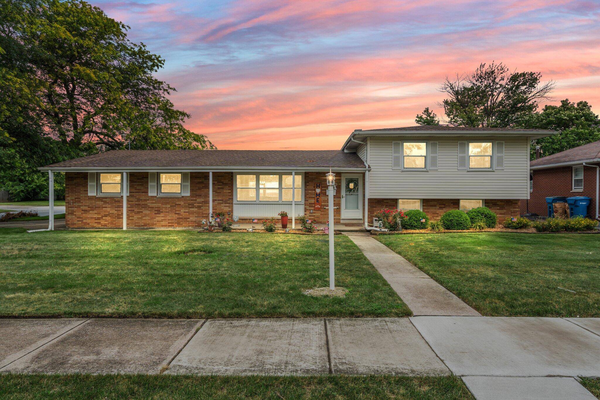 Dyer, IN 46311,43 Carnation ST