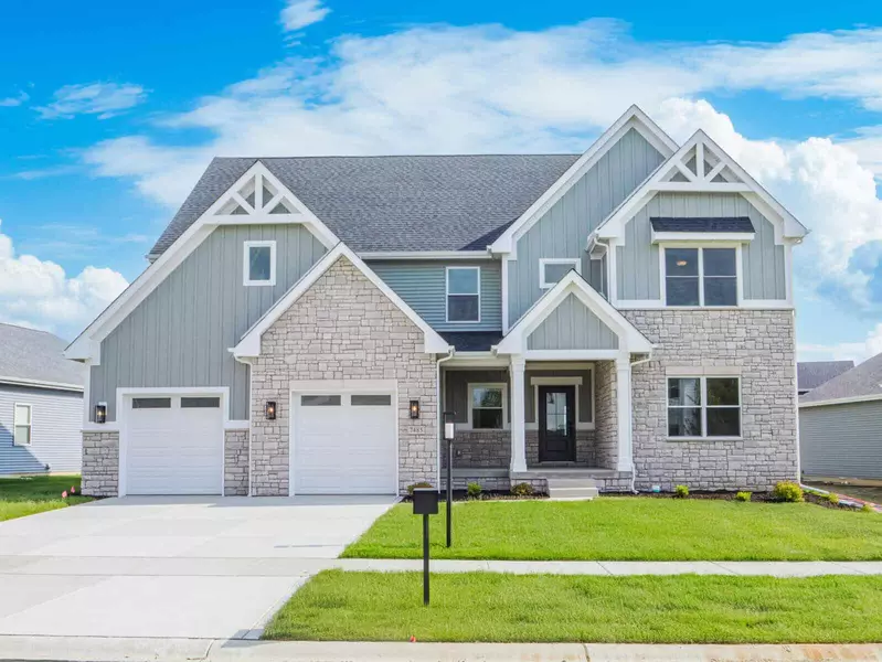 1852 Forest Ridge DR, Valparaiso, IN 46385
