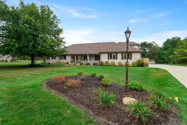 835 Elk LN, Westville, IN 46391