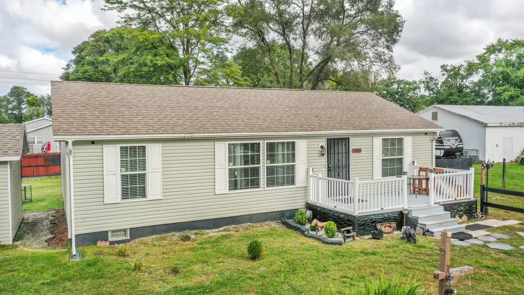 607 W Davis ST, Hamlet, IN 46532