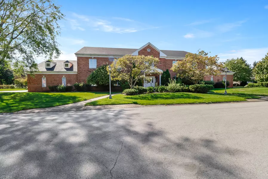 46 Inverness LN, Schererville, IN 46375