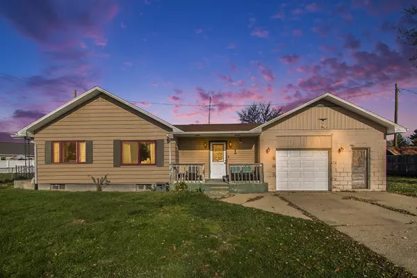 1004 Illinois ST, Walkerton, IN 46574