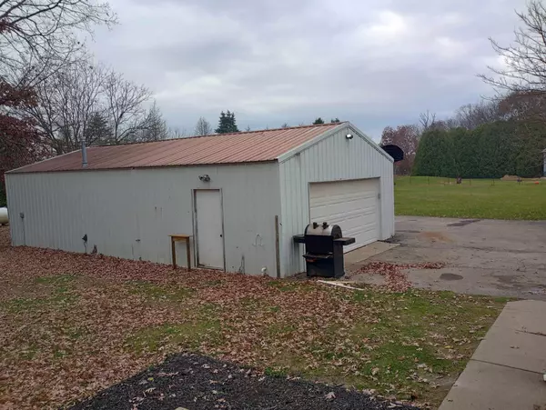 Demotte, IN 46310,10858 Edgewood DR