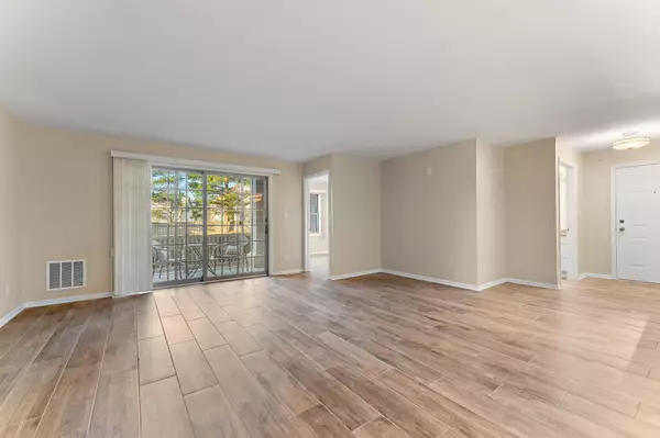Munster, IN 46321,10340 White Oak LN #1B