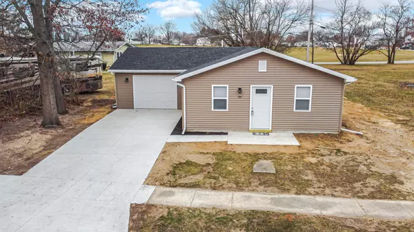 250 Ivanhoe RD, Kingsford Heights, IN 46346