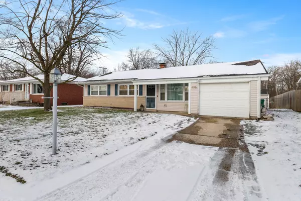 424 W 66th PL, Merrillville, IN 46410