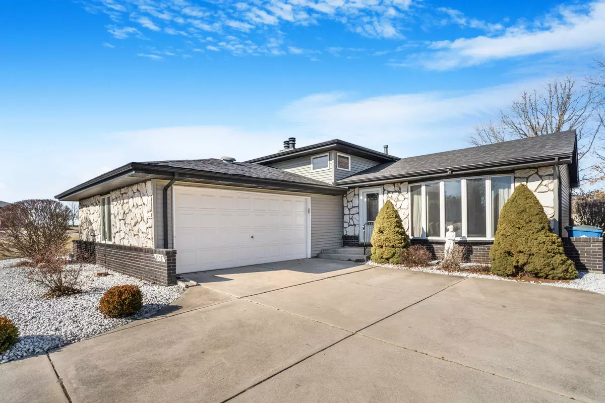 Crown Point, IN 46307,1338 Autumn DR