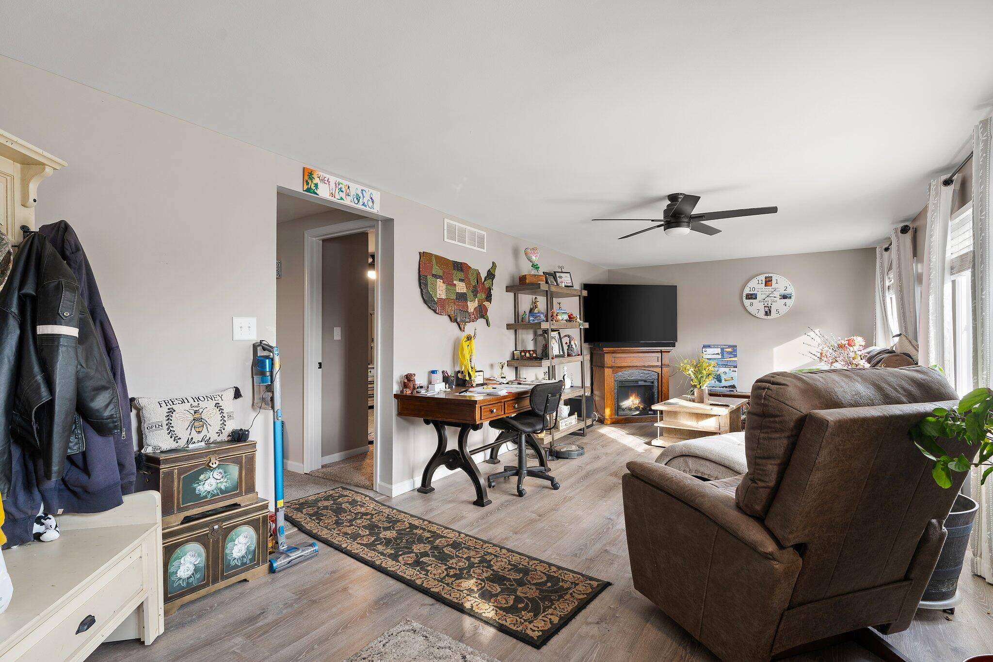 Demotte, IN 46310,408 8th ST