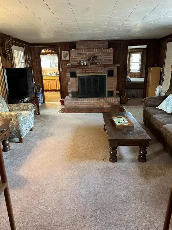 Monticello, IN 47960,4480 E Oakcrest DR