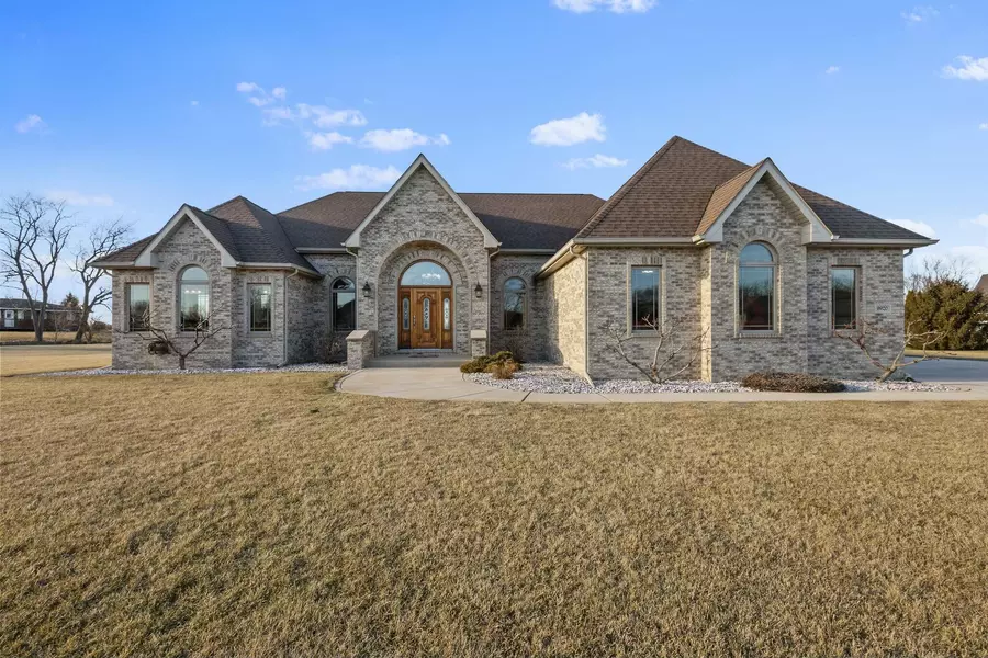 9920 Savanna DR, Demotte, IN 46310