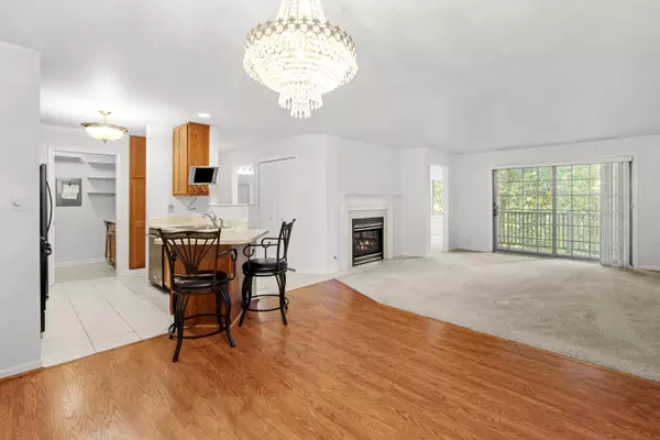 Munster, IN 46321,1632 White Oak Circle 2c