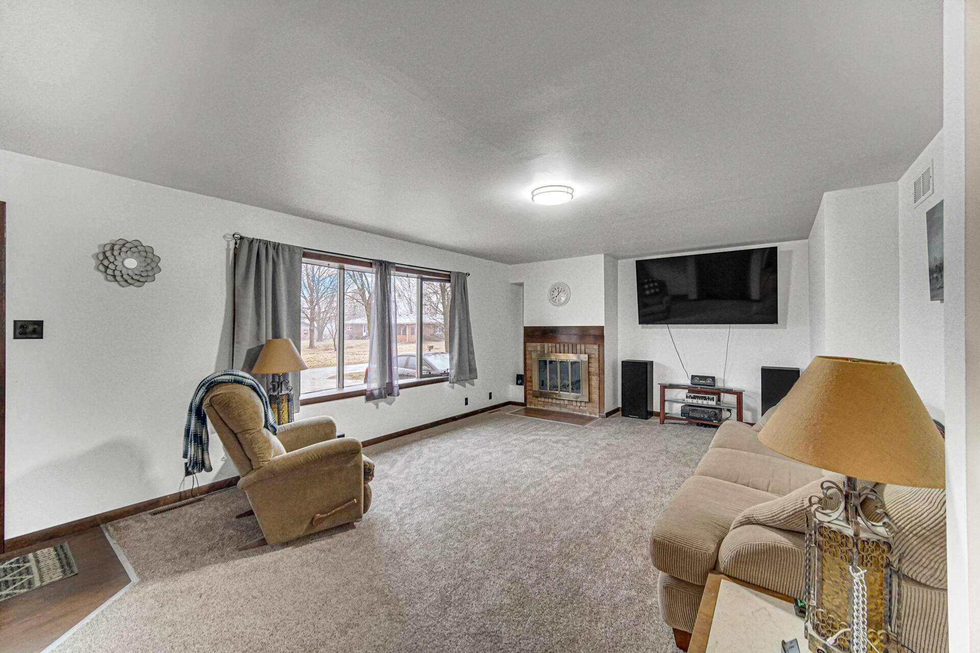 Demotte, IN 46310,319 Dogwood ST