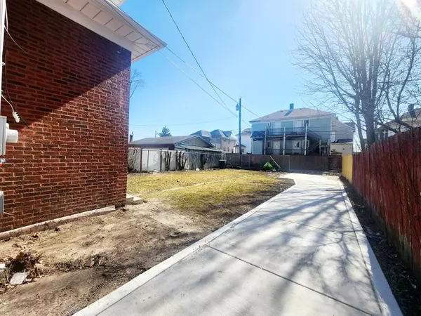 Hammond, IN 46320,38 Webb ST