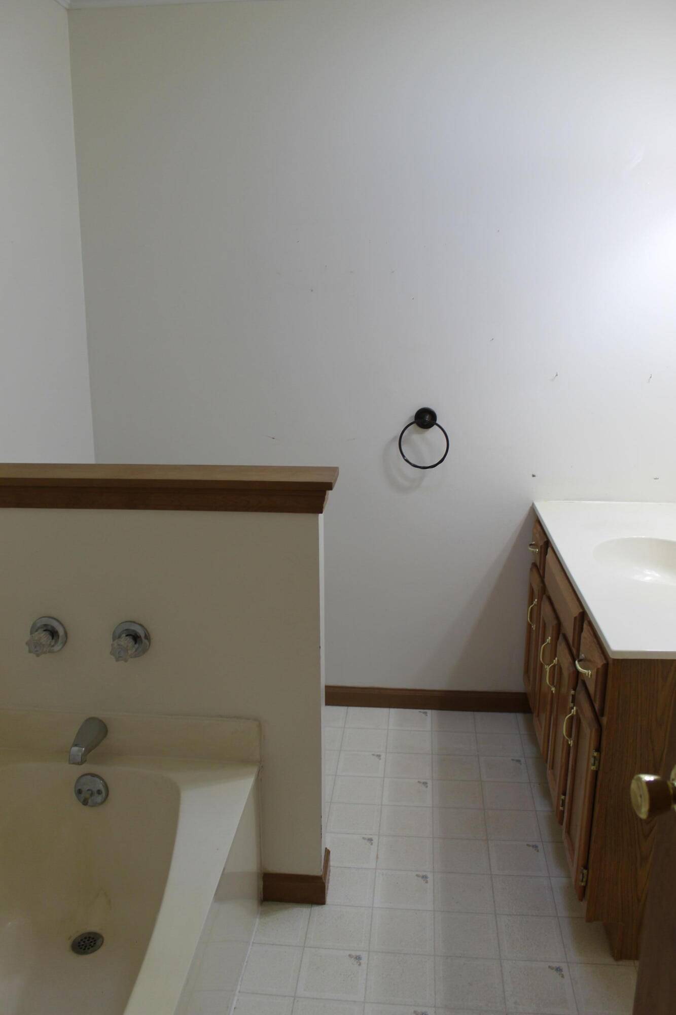 Demotte, IN 46310,609 Almond ST