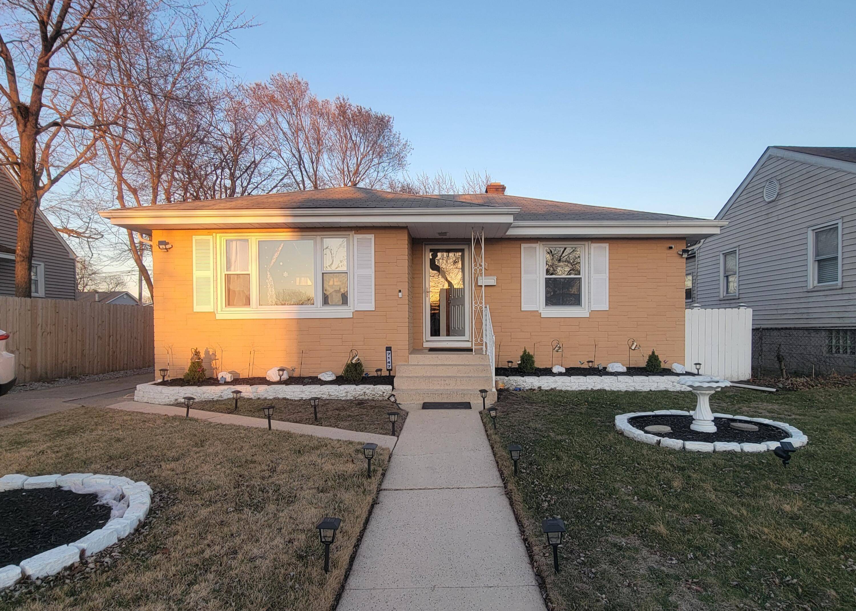 7147 Delaware AVE, Hammond, IN 46323