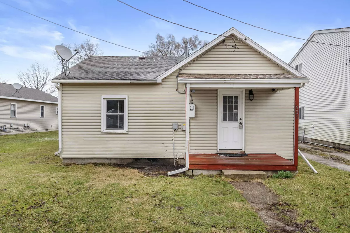 Rensselaer, IN 47978,921 N Rachel ST