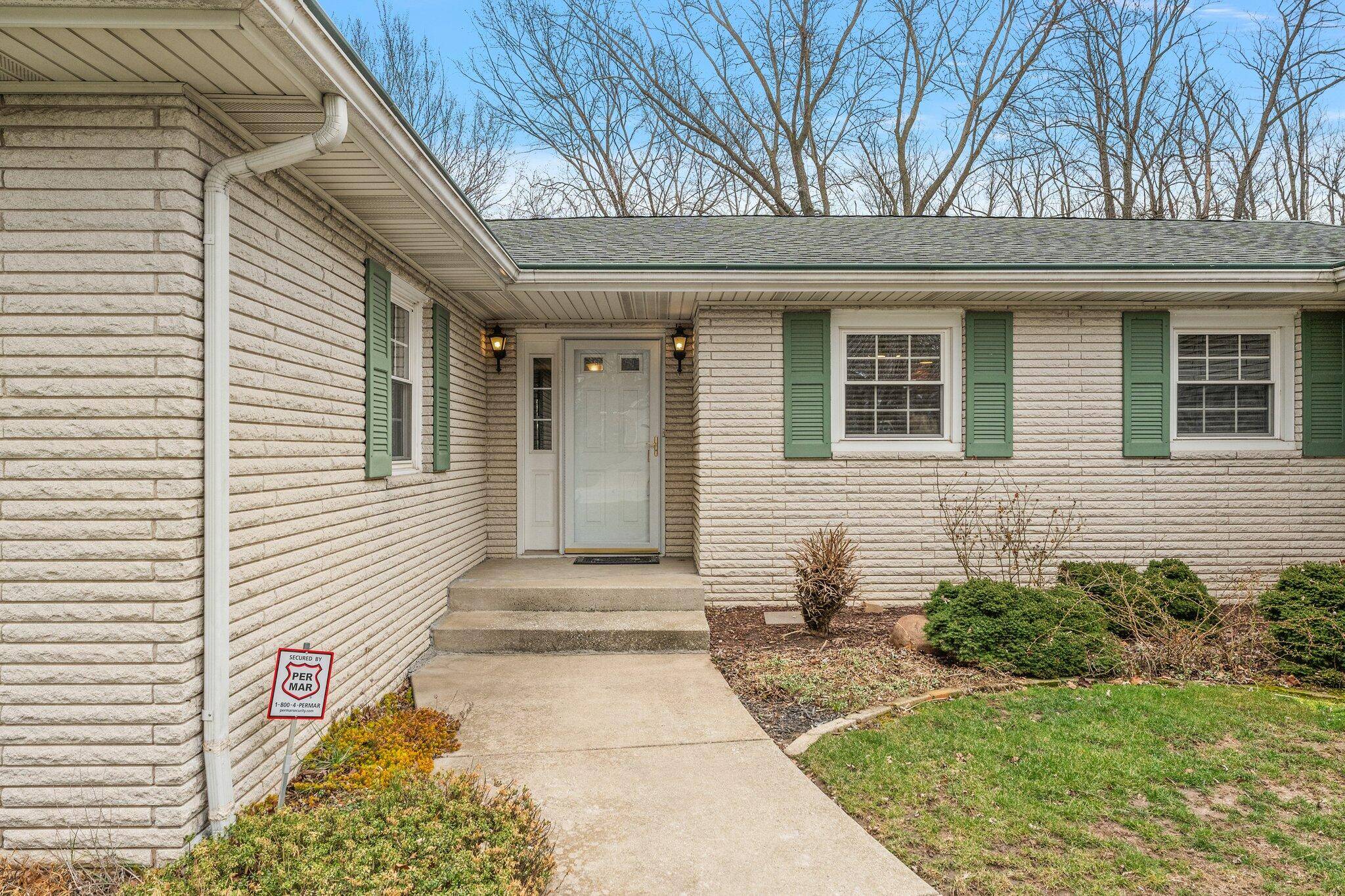 Valparaiso, IN 46385,209 Shorewood DR