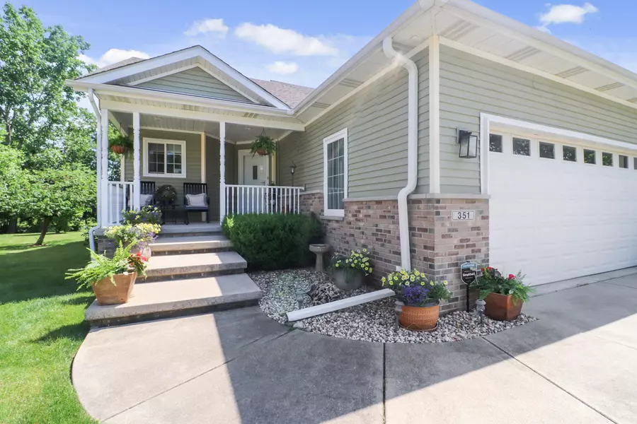 351 Taylor LN, Valparaiso, IN 46383