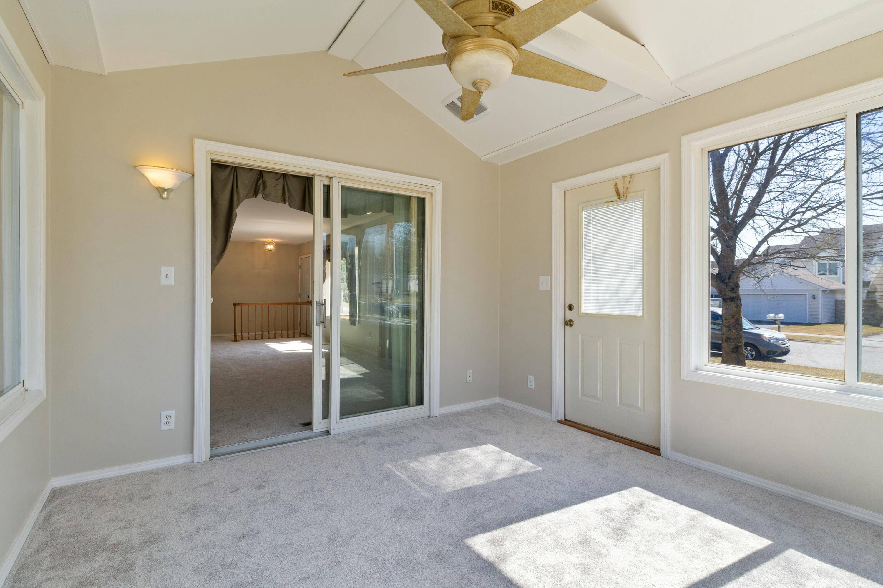 St. John, IN 46373,9908 Pheasant LN