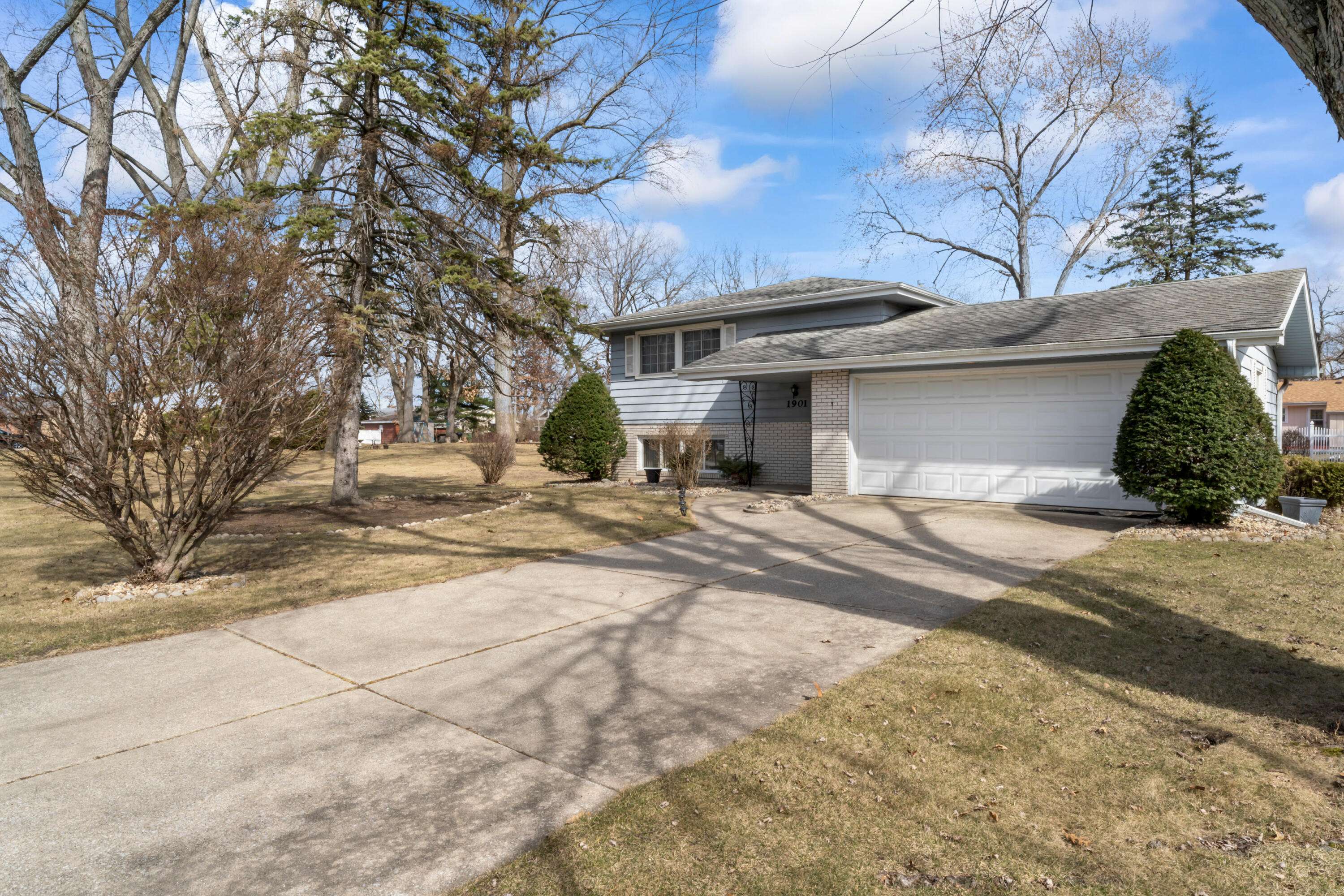 Schererville, IN 46375,1901 Chippewa DR