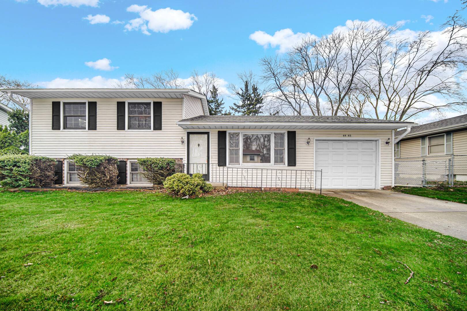 6945 Superior AVE, Portage, IN 46368