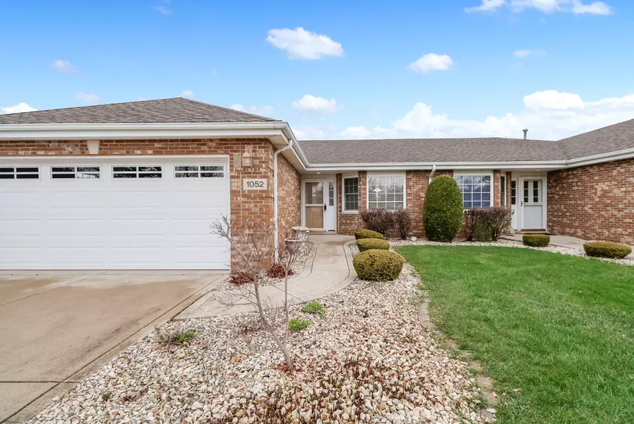 1052 Freedom CIR, Crown Point, IN 46307