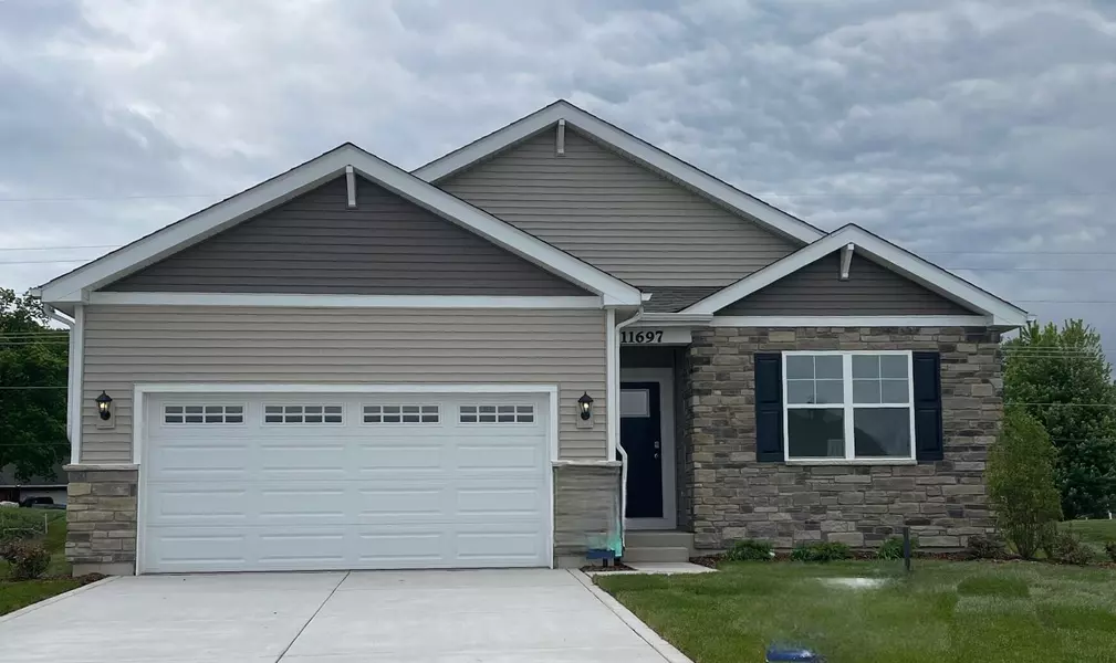 11697 Newton CT, Winfield, IN 46307