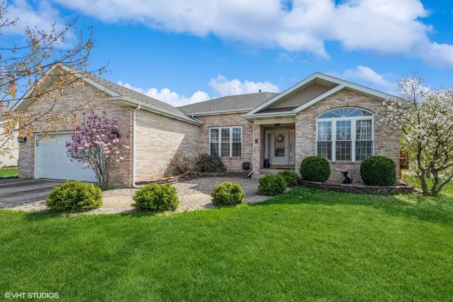 520 Scenic View AVE, Valparaiso, IN 46385