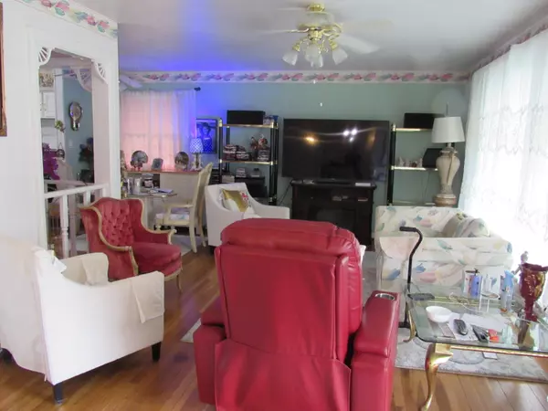 Griffith, IN 46319,843 N Ernest ST