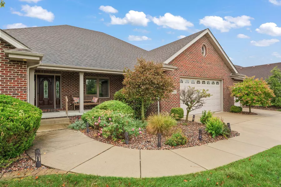 1757 Silver Hawk DR, Crown Point, IN 46307