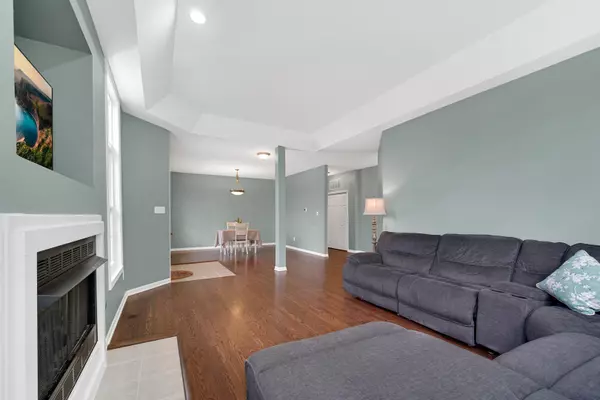 Munster, IN 46321,902 Boxwood DR