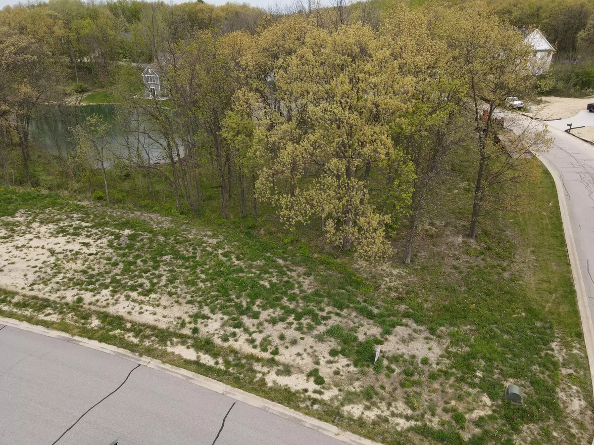 Crown Point, IN 46307,700 W Bay CT