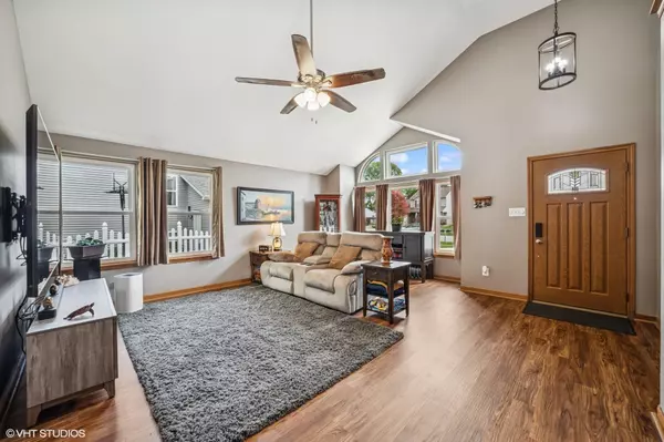 Hobart, IN 46342,132 Pembroke DR