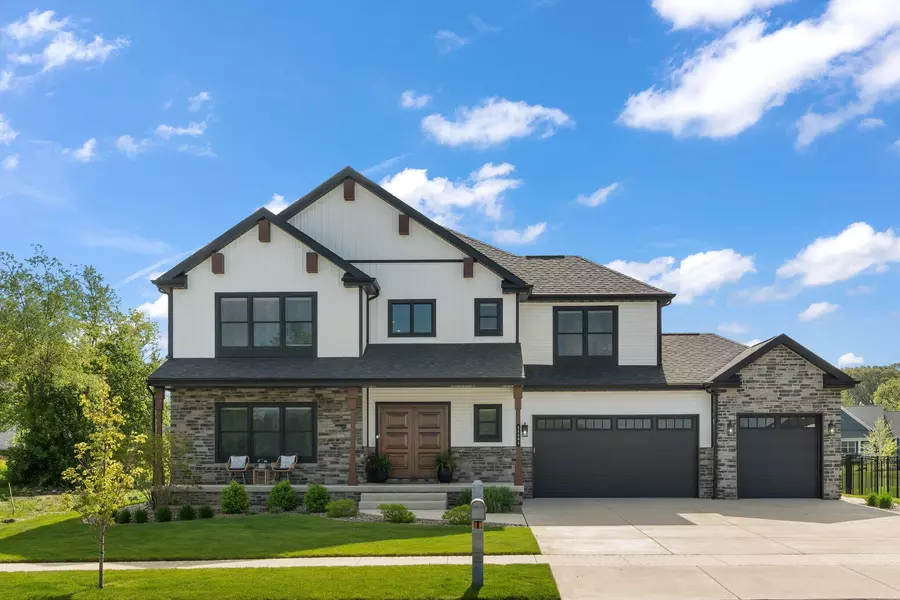 11241 Oak Ridge CT, Winfield, IN 46307
